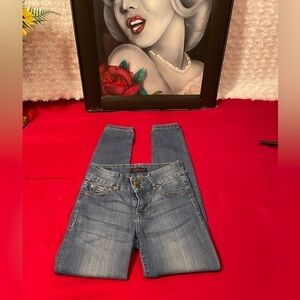 NWOT MEDIUM TO DARKER BLUE CELEBRITY PINK MIDRISE SKINNY ANKLE JEAN SIZE 1👚